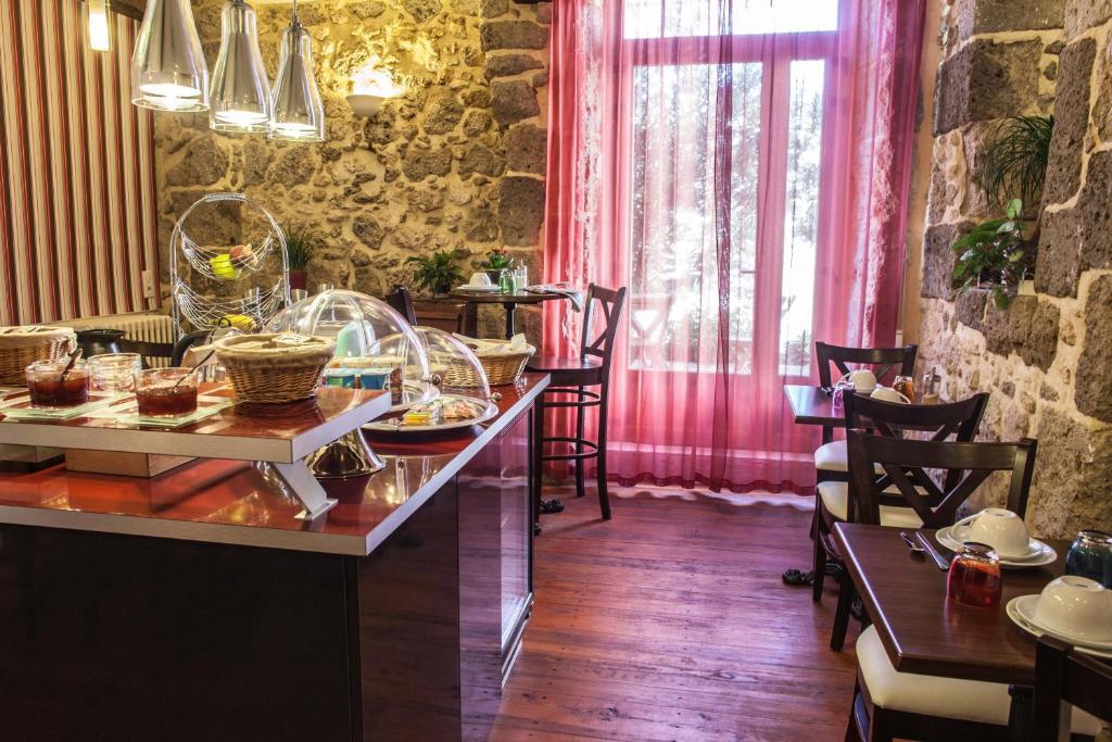 Hotel Henri IV Nérac Kültér fotó
