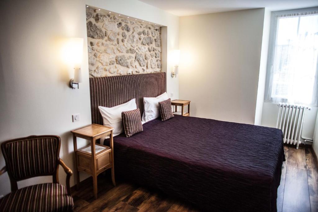 Hotel Henri IV Nérac Szoba fotó