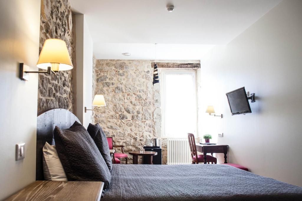 Hotel Henri IV Nérac Szoba fotó
