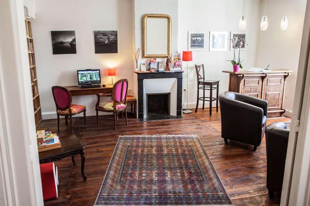Hotel Henri IV Nérac Beltér fotó